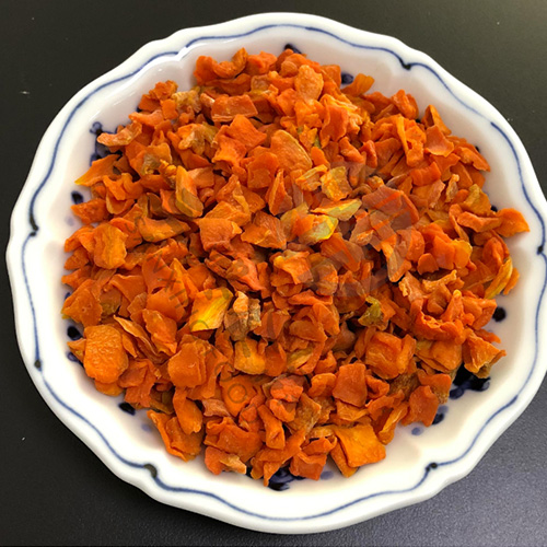 Dehydrated carrot granules
