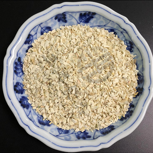 Dehydrated horseradish granules